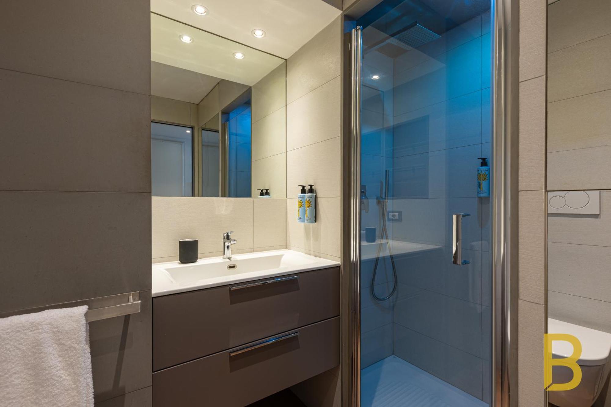 Beplace Garibaldi Suites Milan Exterior photo